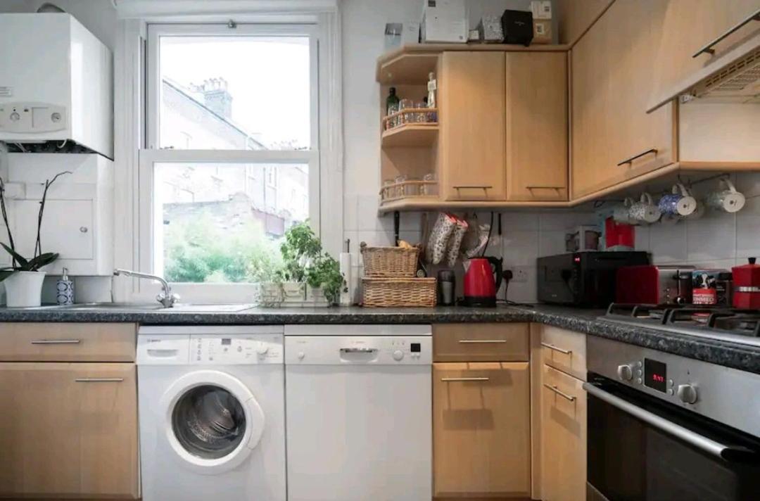 Stylish With Private Bath & Terrace In Super Clapham Junction Minutes From Victoria, Waterloo Privatunterkunft